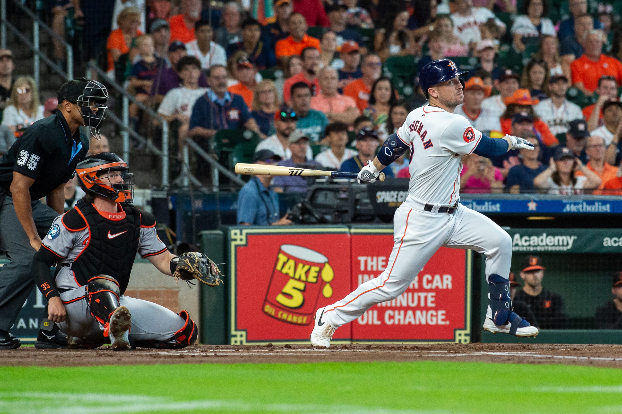 Former LSU AllAmerican Alex Bregman Wins First MLB Golden Glove Award