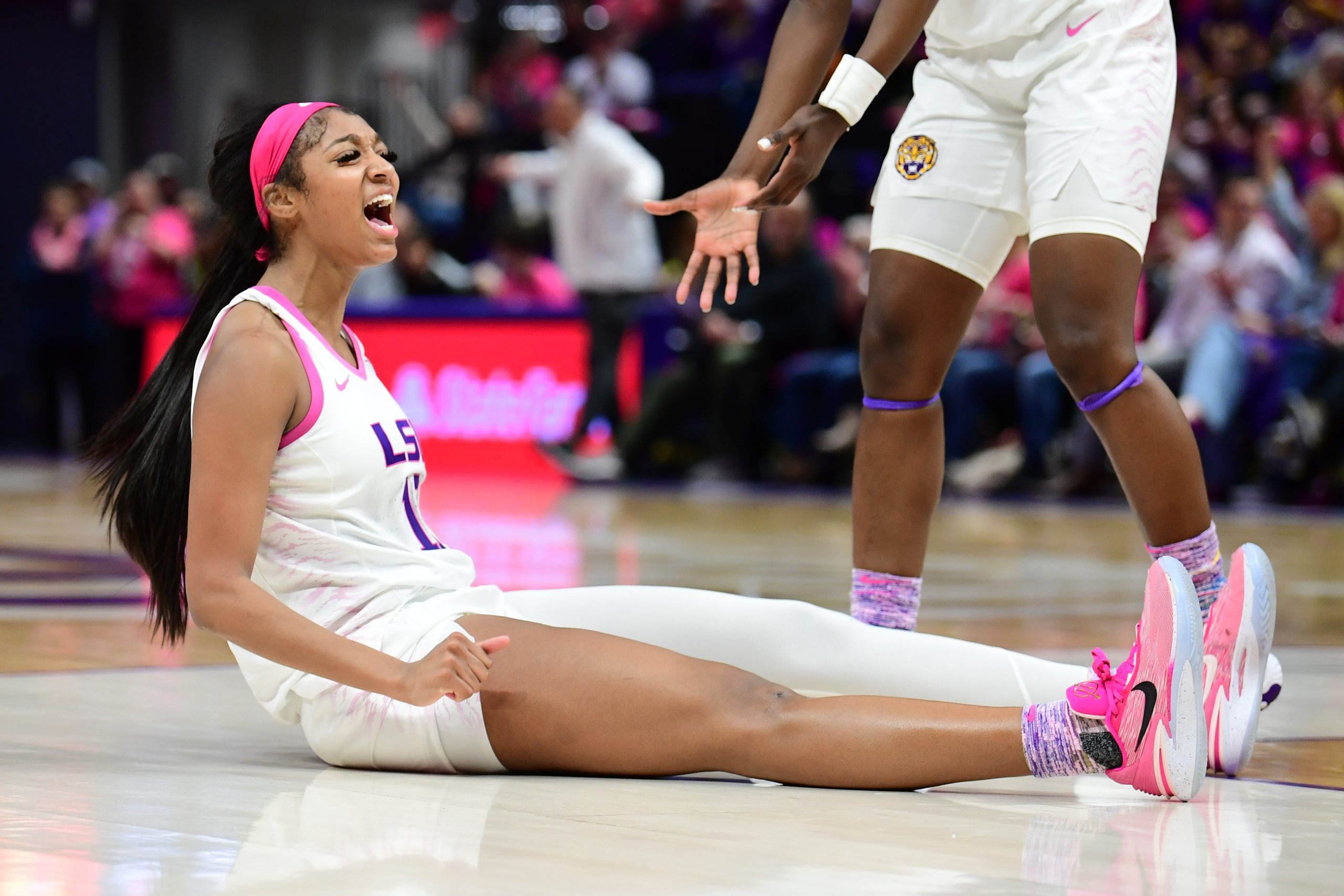 Oh Heavens: LSU's Angel Reese delivers career-high 36 points, 20 rebounds  to lead No. 5 Tigers past Ole Miss
