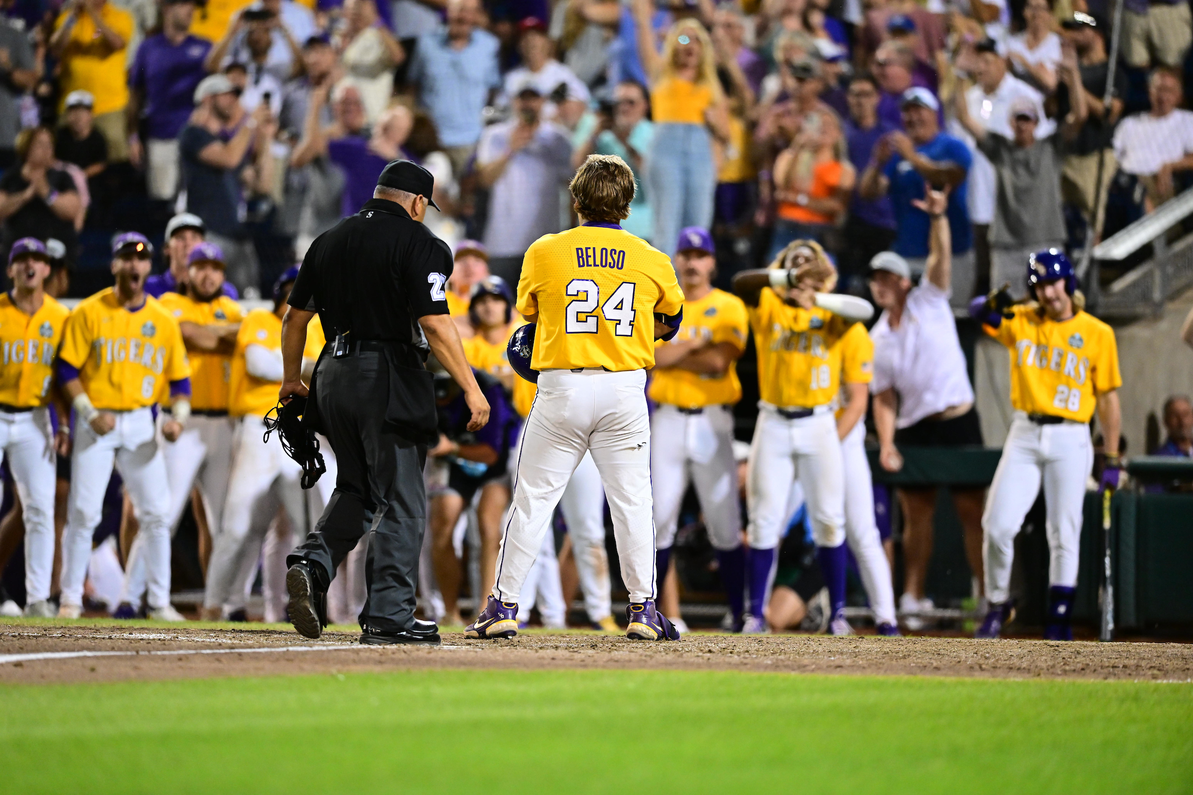 Photos: Belly Bomb in the 11th gives LSU 1-0 lead over Florida in