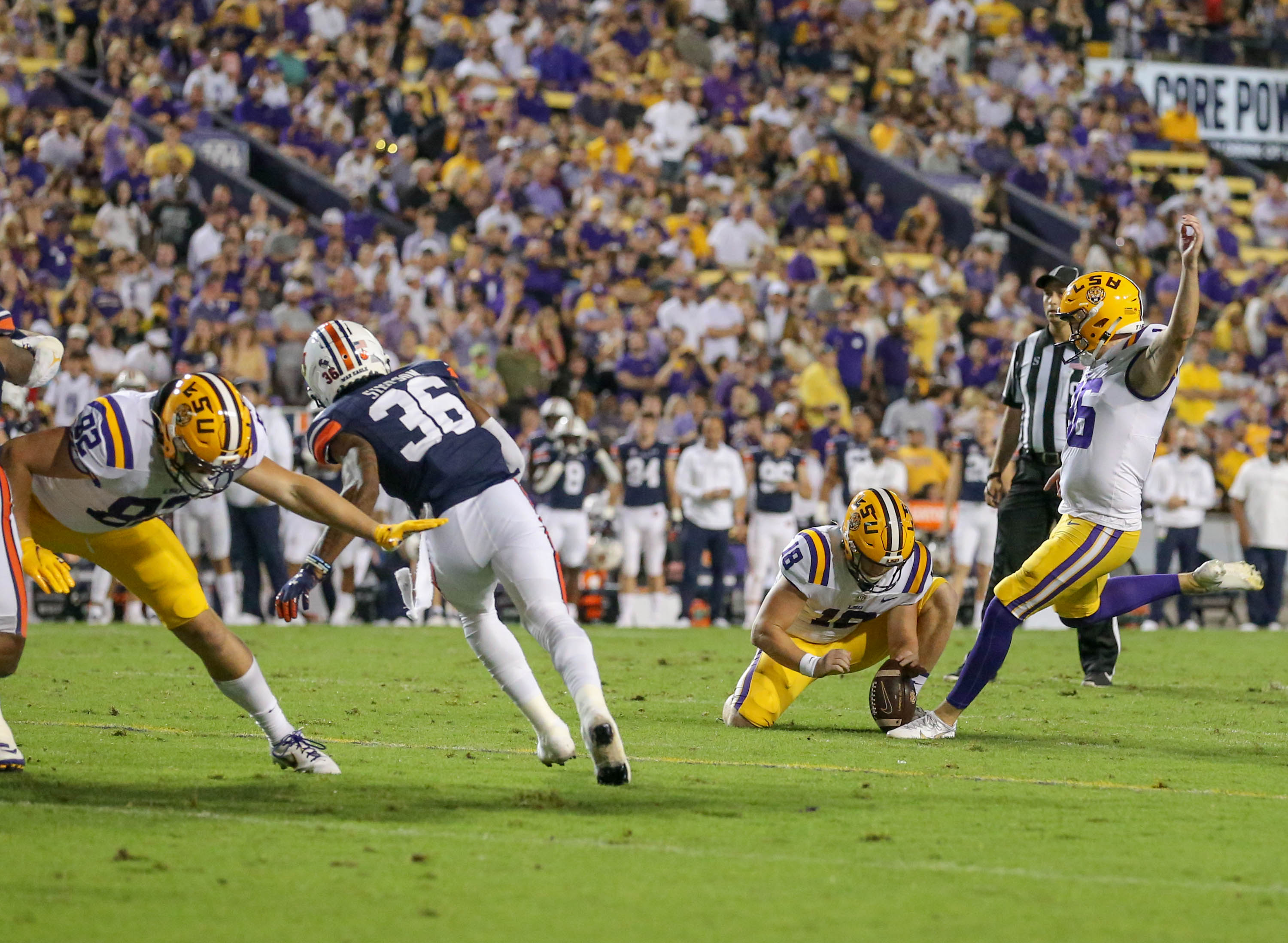 Cade York misses another FG, Shark Bites