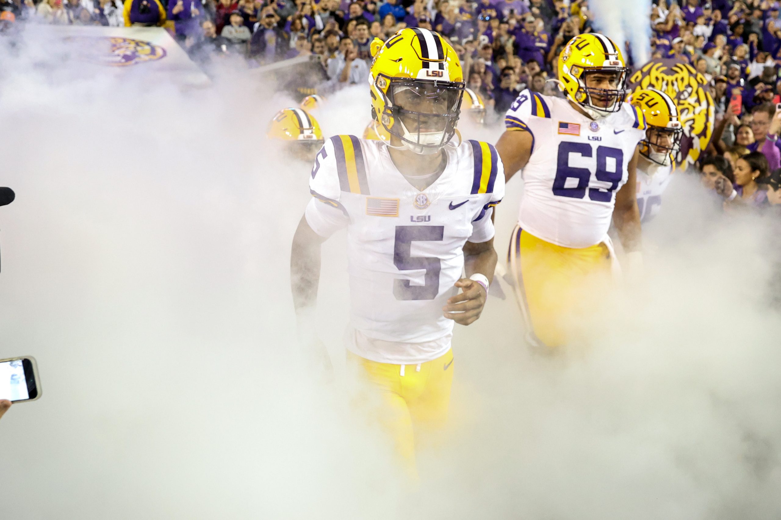 ‘The kid is so special’ LSU quarterback Jayden Daniels gaining plenty