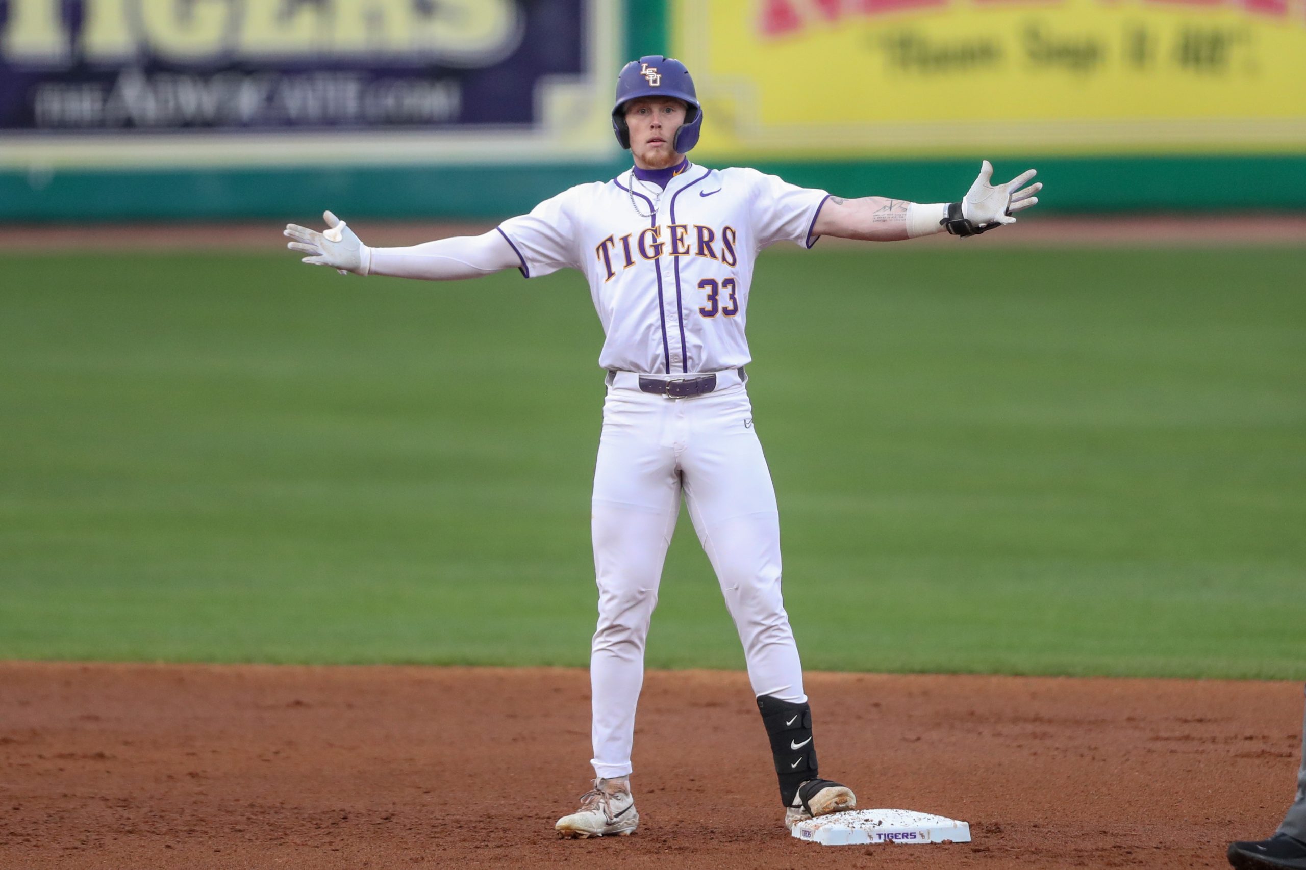 No. 2 LSU baseball’s offense struggles, scores just one run in loss to