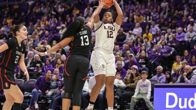 Mikaylah Williams' dominant performance of 32 points and 9 rebounds